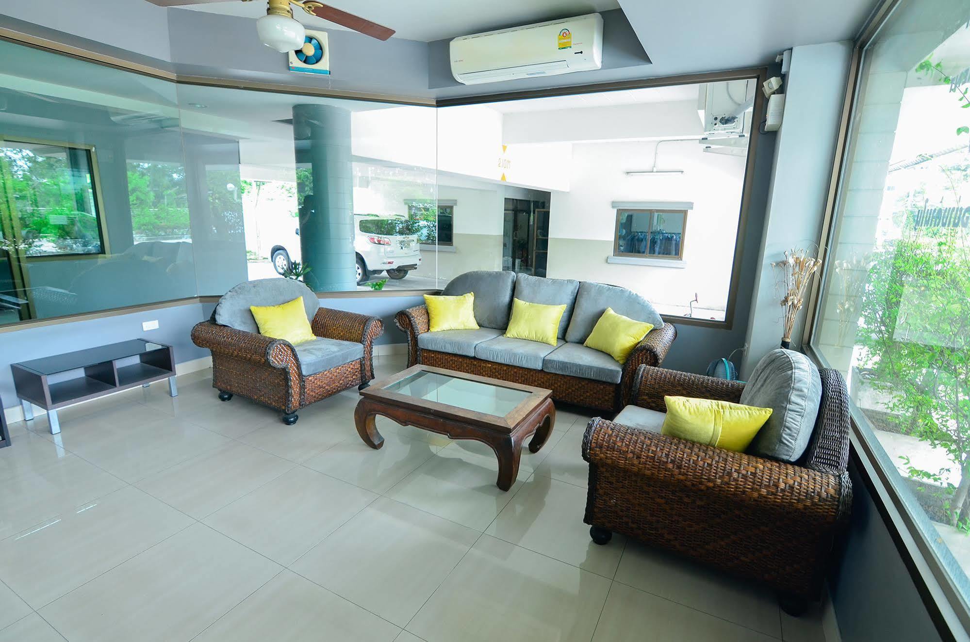 Bj Boutique Aparthotel Rayong Bagian luar foto