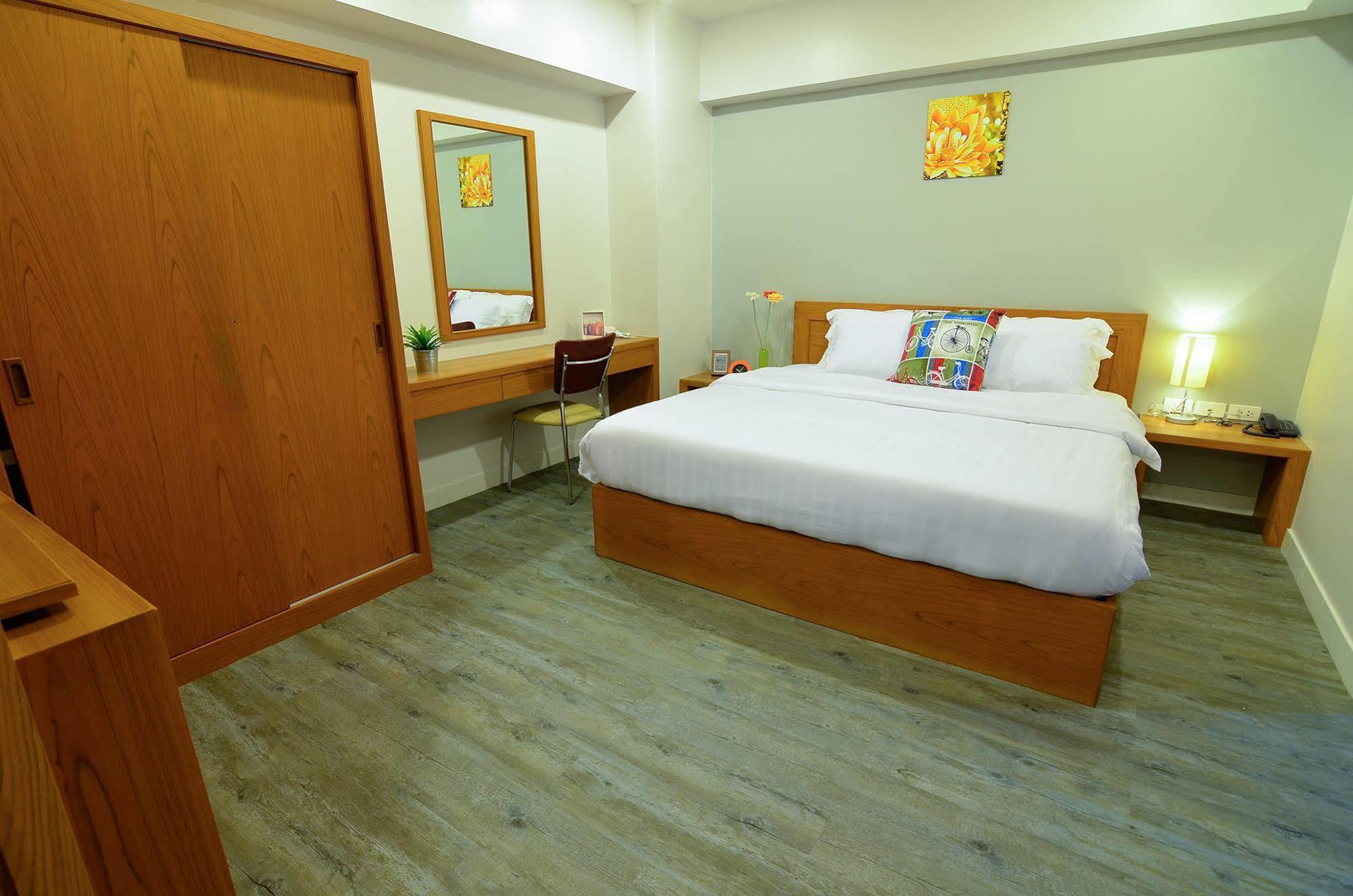 Bj Boutique Aparthotel Rayong Bagian luar foto